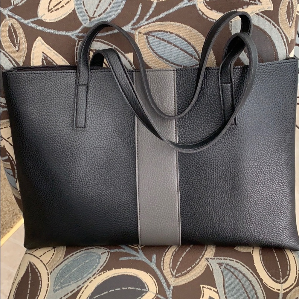 Vince Camuto Tote bag